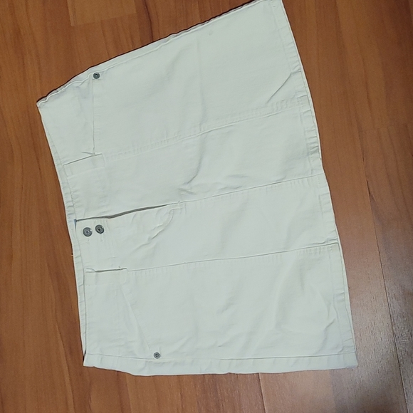 White Halogen Denim Short Skirt with pockets  Size 8 - Picture 1 of 6